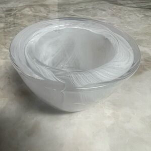 PartyLite White Swirled Glass Tealight candle holder